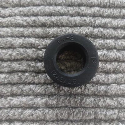 1975-1986 Chevelle Pontiac GTO 400 Buick  NOS GM Valve Cover Grommet 9776721 - Image 1 of 3