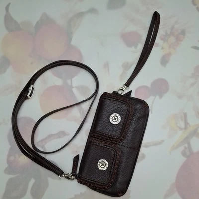 Cartera Muñequera Brighton Cuero Marrón con Patrón Interior 8" Largo X 4 1/2" Foto 1 de 4