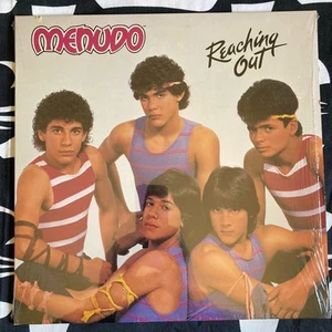 MENUDO Reaching Out Vinyl 1984 IN SHRINK Padosa Records Latin Rock Pop - Picture 1 of 9