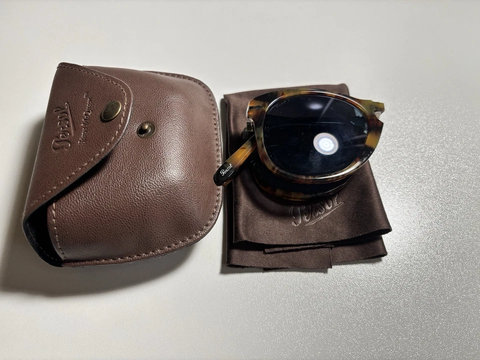 Marco de café Persol 714SM Steve McQueen con lente degradada azul. Foto 1 de 4