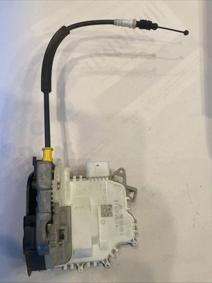 AUDI A4 A3 S3 QUATTRO 2015-2020 CERRADURA PUERTA TRASERA IZQUIERDA PESTILLO ACTUADOR 8K0839015G Foto 1 de 4