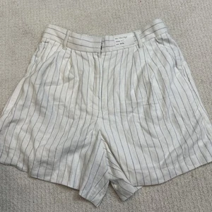 Abercrombie And Fitch Women’s Linen Pinstripe Ultra High-Rise Shorts Size 8 NWT - Picture 1 of 14