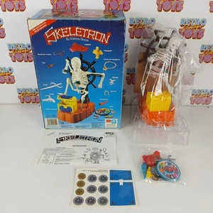 SKELETRON EG GAMES GIOCO IN SCATOLA BRILLA BUIO New VINTAGE DA TAVOLO SCHELETRO - Picture 1 of 9