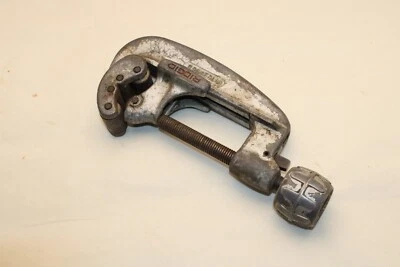 Ridgid No. 132 Pipe Tubing Cutter 1/4" - 2-5/8" OD Capacity Made in USA - Image 1 of 4