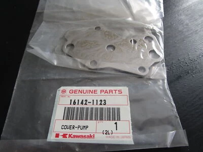 KAWASAKI KL250 KLX300 KLX250 MOTOR BOMBA ACEITE CUBIERTA PARTE # 16142-1123 Foto 1 de 2