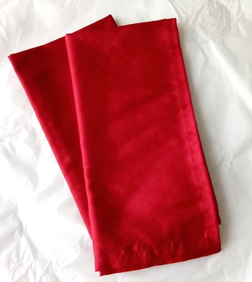 Crate & Barrel 2 Red Napkins 20x20 Shimmer Elegant Dinner Celebration Dining - Image 1 of 4