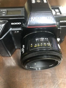 Minolta Maxxum 5000 AF 35mm fotocamera pellicola con obiettivo solo parti LEGGI - Foto 1 di 14