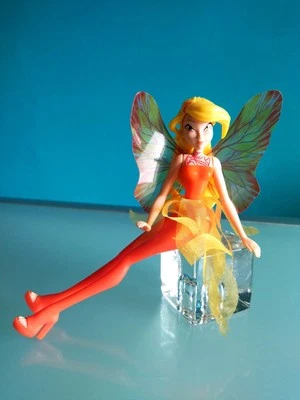 "KINDER" Maxi Sorpresa, "Stella", "WINX CLUB" Bambola, plastica, altezza 22 cm - Immagine 1 di 4