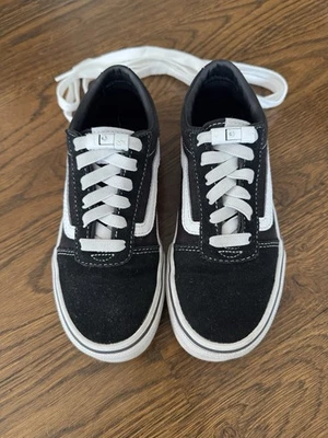 Excelente Estado Usado Una Vez VANS Juvenil Old Skool Tenis Negro Juvenil Talla 1.0 Foto 1 de 4