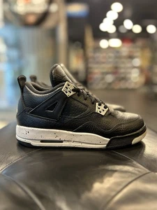 Air Jordan 4 Retro Oreo Size 5.5Y Grade School Shoes - Picture 1 of 6