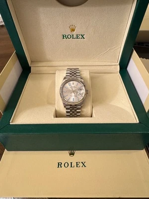 Rolex Datejust 36 126234 esfera plateada bisel de oro blanco de 18 quilates acero inoxidable Jubileo/Oyst Foto 1 de 4