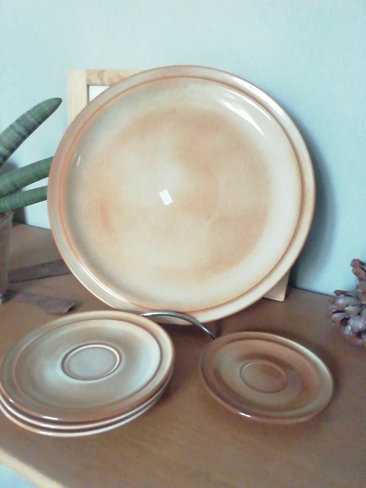 1 plat en grès MONTGOLFIER + 4 SOUCOUPES (tailles différentes) - Photo 1/4