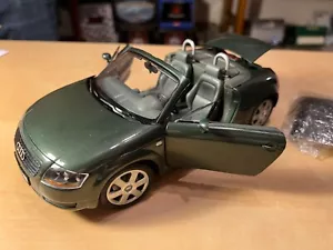 Audi TT roadster revell 1:18 coche escala diecast - Imagen 1 de 3
