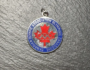 CANADIAN OLYMPIC ASSOCIATION OLYMPIC CANADIENNE ROUND PENDANT E893 - Bild 1 von 7