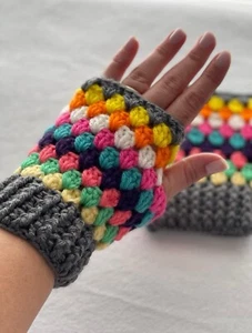 Guantes hechos a mano, coloridos, bohemios sin dedos, talla única envío ✨ - Imagen 1 de 4