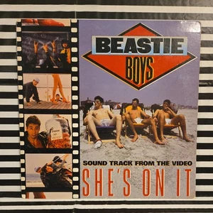 BEASTIE BOYS SHE'S ON IT 12" CLASSIC HIP HOP DEF JAM VINTAGE VINYL RECORD LP - Picture 1 of 5