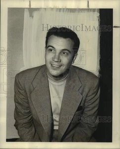 1940 Press Photo Nip Nelson to perform at the Blue Room at the Roosevelt Hotel - Picture 1 of 2