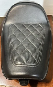 HARLEY DAVIDSON OEM SPORTSTER DIAMOND STITCH 2010-2020 CAFE SOLO SEAT 0424. “V5” - Foto 1 di 6