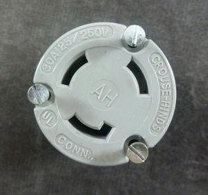 Connettore Bloccaggio Arrow Hart 3333N 30A 125/250V 3P 3W Nema L10-30R - Nuovo senza scatola - Foto 1 di 5