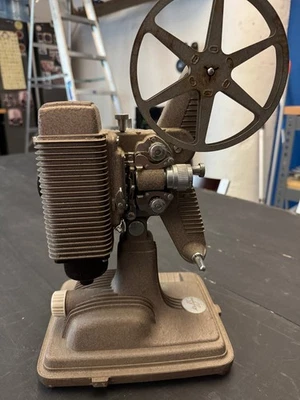 Proyector vintage REVERE estándar 8 mm modelo 85 carrete a carrete Foto 1 de 4