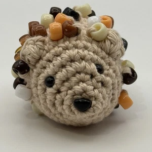 Häkel Perlen Igel Zappel Spielzeug Handarbeit Stressabbau sensorisches Geschenk hellbraun  - Bild 1 von 6