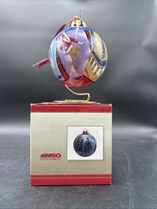 MSG Entertainment. Rückseite handbemalt Ornament 75 Jahre Radio City Music Hall - Bild 1 von 8