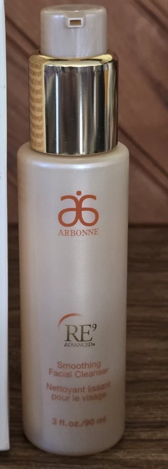 Limpiador facial suavizante avanzado Gold Arbonne RE9 3 fl oz / 90 ml bombeado Foto 1 de 1