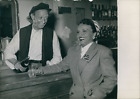 Ginette Leclerc et Edouard Delmont sur le tournage de "Auberge du Pch", 1949 v