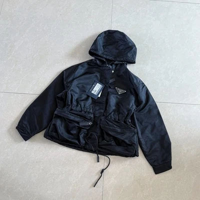 Auténtica chaqueta recortada de nailon de Prada para mujer - talla 38 (mediana) Foto 1 de 4