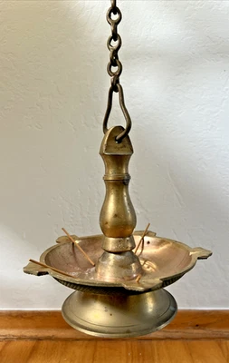 复古印度 Thookku Vilakku 黄铜悬挂油灯 / Diya - 铜富色 — 第 1/4 张图片