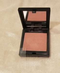 SUE DEVITT Studio Silky Blush NETANYA pressed powder .18 oz Rare HTF - Picture 1 of 5