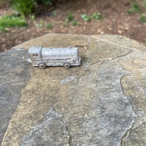 VINTAGE BARCLAY LEAD TRAIN LOCOMOTIVE - Picture 1 of 4