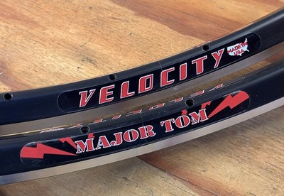 Nuevas llantas 2x 700c Tubular Velocity Major Tom - Pared lateral mecanizada - 32 agujeros negras Foto 1 de 3