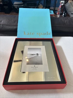 Kate Spade Darling Point 5"x7" Plateado, Grabado "Mr. and Mrs." Nuevo en Caja Foto 1 de 4