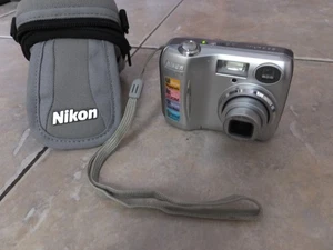 Nikon Coolpix 4100 4MP Digital Camera. f2,8 Lens. Fully Working. c/w Nikon Case - Picture 1 of 6