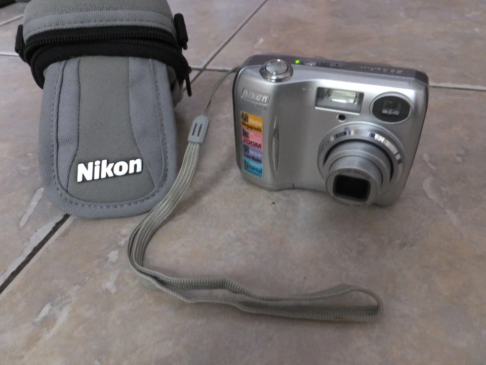 Nikon Coolpix 4100 4MP Digital Camera. f2,8 Lens. Fully Working. c/w Nikon Case - Image 1 of 4