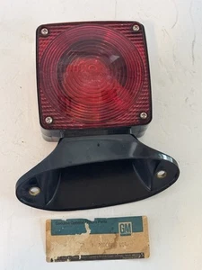 Grote 55430 - Pedestal-Mount Lamp - Picture 1 of 3
