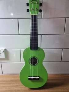 Mahalo Green Ukelele - Picture 1 of 5