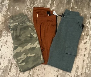 (3) Boys Old Navy Joggers Sweatpants Sweats Pants 14-16 (1) NWT - Picture 1 of 6