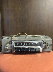 1955 1956 Chevy Chevrolet Push Button Radio Bel Air Nomad 210 150 factory Car - Picture 1 of 22