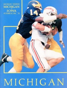 1986 MICHIGAN WOLVERINES VS IOWA OCTOBER 18TH FOOTBALL PROGRAM - Picture 1 of 2