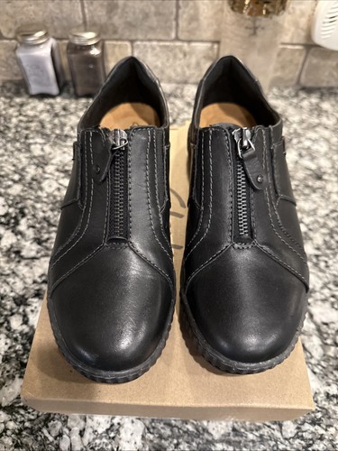 Mocassino casual Clarks donna Magnolia in pelle con zip taglia 7 M nero NUOVO