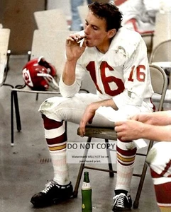 11X14 PHOTO - QB LEN DAWSON SMOKING A CIGARETTE AND DRINKING A FRESCA (AZ323) - Picture 1 of 1
