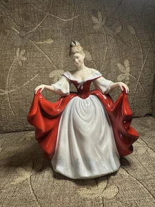 Royal Doulton Figurine “Sara” HN 2265 Hand-Painted by Peggy Davies - Picture 1 of 3