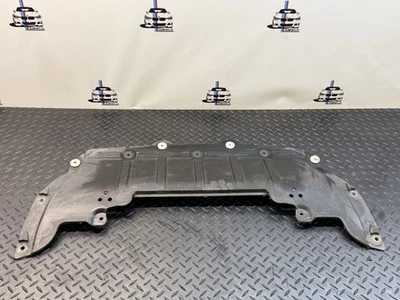 BMW 5 6 SERIES G31 G30 G32 M SPORT FRONT ENGINE UNDERTRAY SPLASH GUARD 7363731 - Image 1 of 4