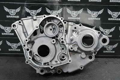 2005 铃木 RMZ450 K5 原始设备制造商左发动机电机曲柄箱 — 第 1/4 张图片