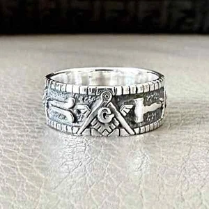 Handcrafted 925 Sterling Silver Masonic Freemason Square Compass Illuminati Ring - Picture 1 of 6