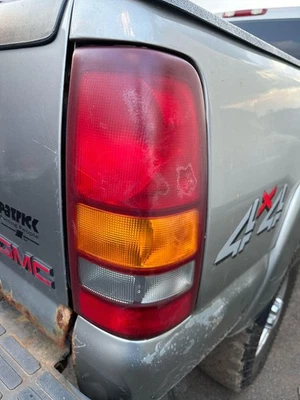 99 00 01 02 03 GMC SIERRA 2500 Conjunto de luz trasera lado del pasajero derecho Foto 1 de 4