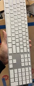 Genuine Apple A1242 Wired USB Compact Aluminum Keyboard - Picture 1 of 8