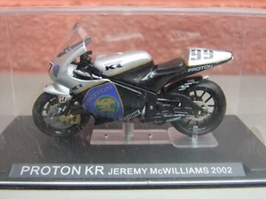 Proton KR 2002 motocicleta de carreras McWilliams - IXO 1:24 en exhibición - Imagen 1 de 2
